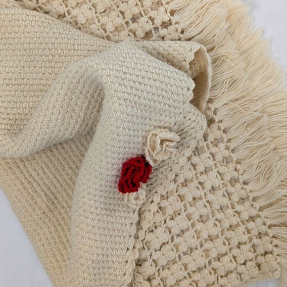 Hand knitted Merino Wool Shawl - Picture 5 of 6